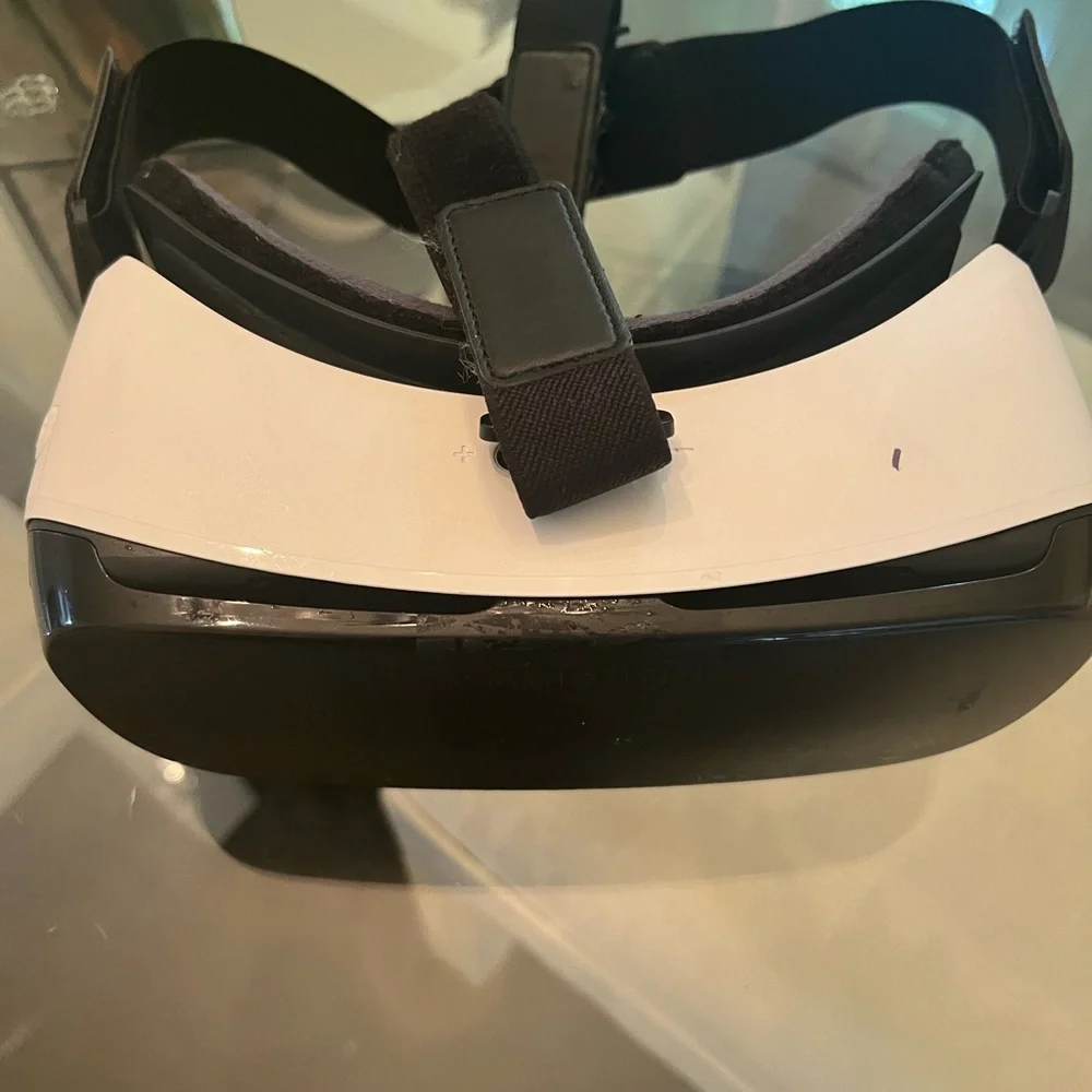 Samsung Dark Gray VR Headset